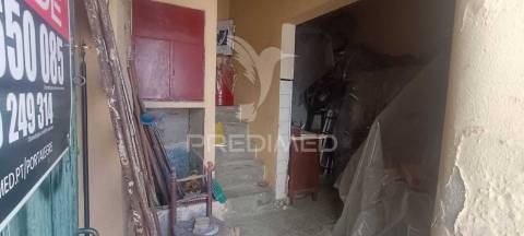 Casa na  vila de nisa