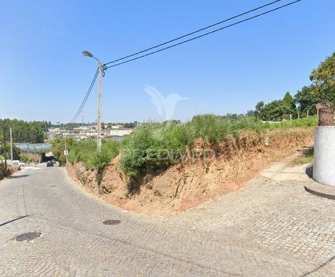 Terreno para construção de moradia 4 frentes em grijó, vila nova de gaia ver id 44868