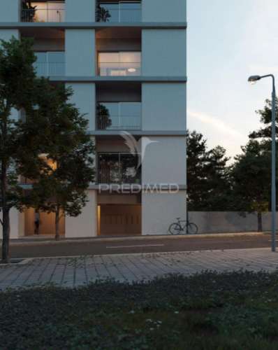 T2 orientação nascente (edifício nasoni porto)