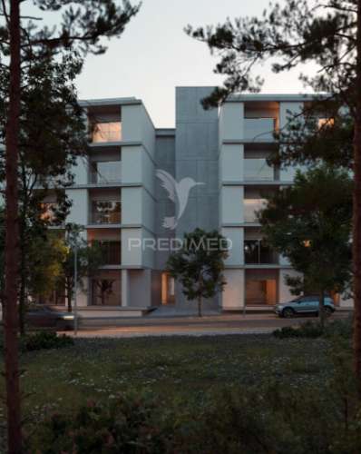 T2 orientação nascente (edifício nasoni porto)