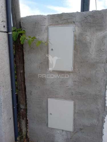 Quinta t1  área  12400 m2 a 4 km almeirim e 50 minutos de lisboa