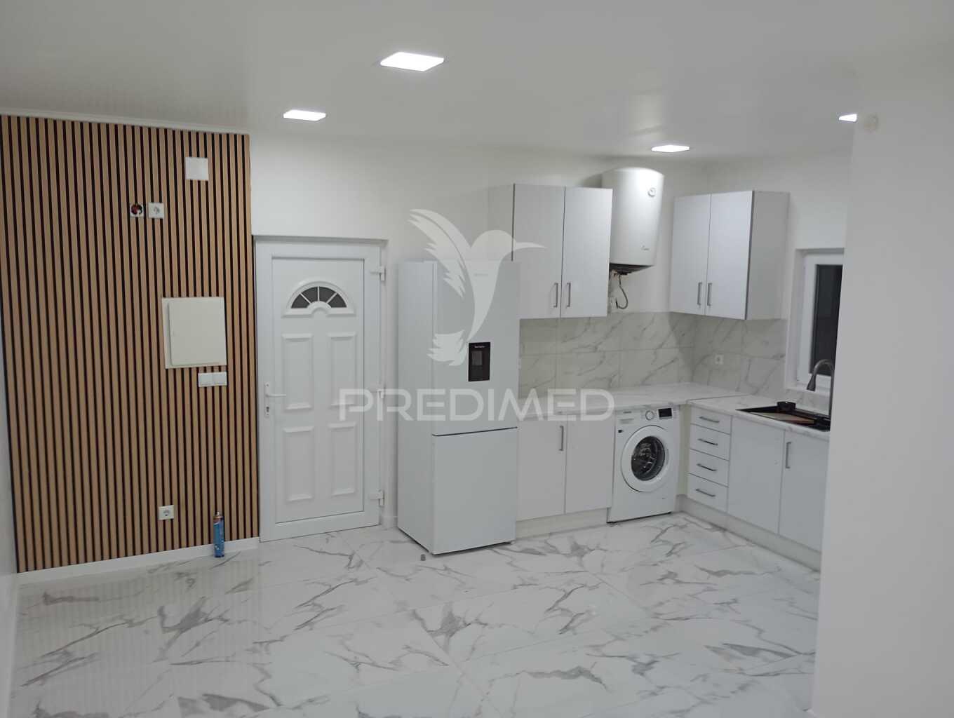 Quinta t1  área  12400 m2 a 4 km almeirim e 50 minutos de lisboa