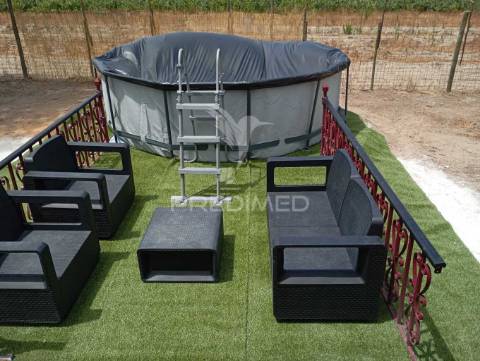 Quinta t1  área  12400 m2 a 4 km almeirim e 50 minutos de lisboa