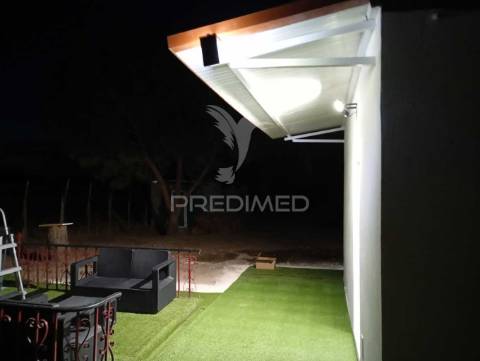 Quinta t1  área  12400 m2 a 4 km almeirim e 50 minutos de lisboa