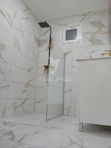 Quinta t1  área  12400 m2 a 4 km almeirim e 50 minutos de lisboa