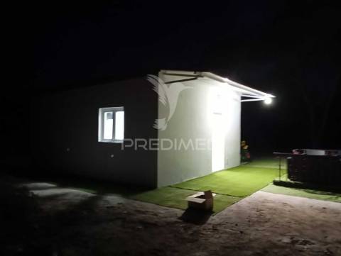 Quinta t1  área  12400 m2 a 4 km almeirim e 50 minutos de lisboa