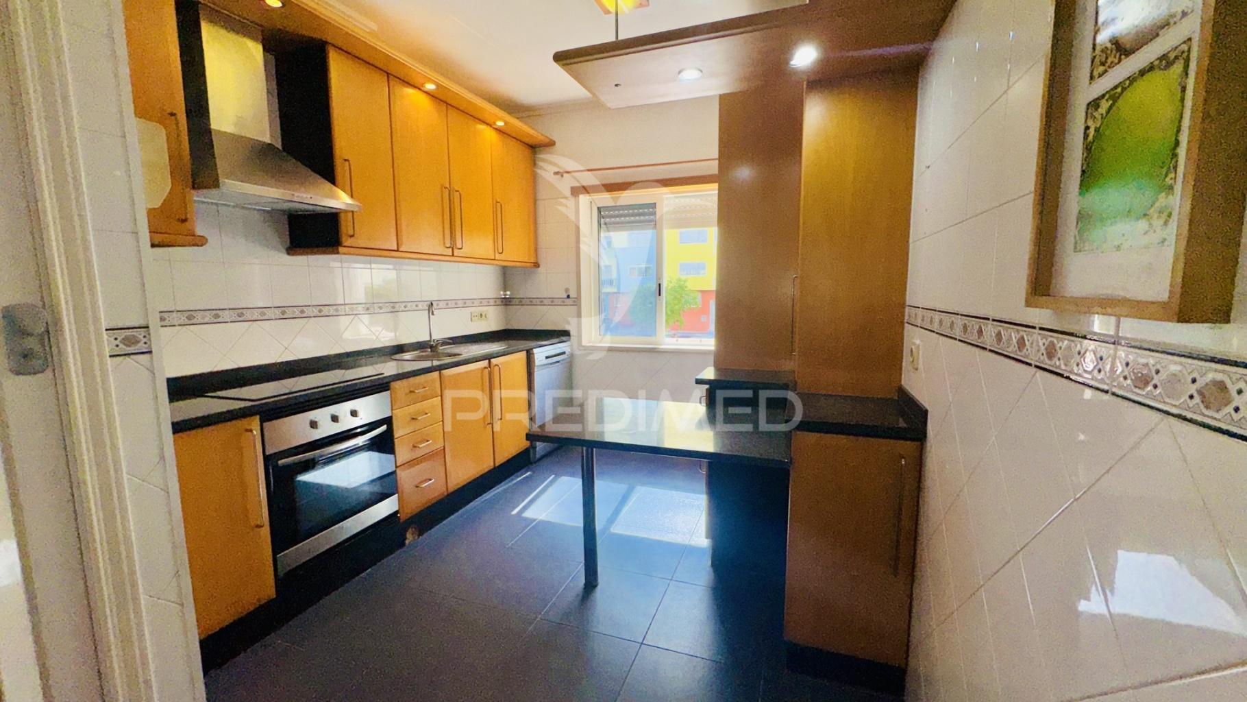 Apartamento t2  para arrendamento - santa marta do pinhal