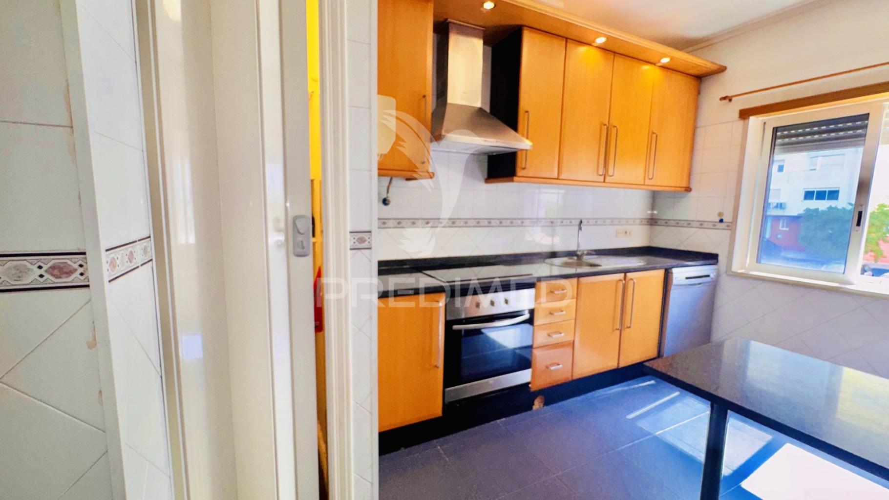 Apartamento t2  para arrendamento - santa marta do pinhal