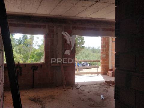 T2 quinta da polvora vele de milhaçcos c/parqueamento