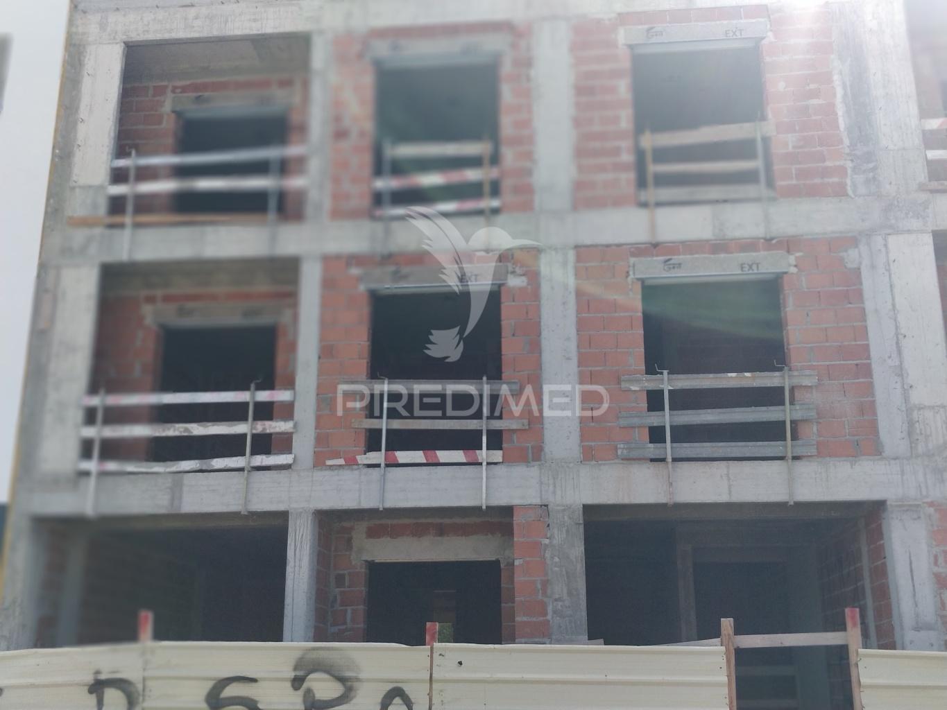 T2 quinta da polvora vele de milhaçcos c/parqueamento