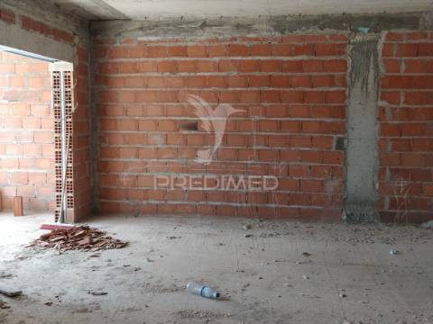 T2 quinta da polvora vele de milhaçcos c/parqueamento