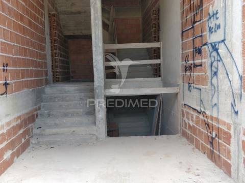 T2 duplex c/parqueamento, churrasqueira