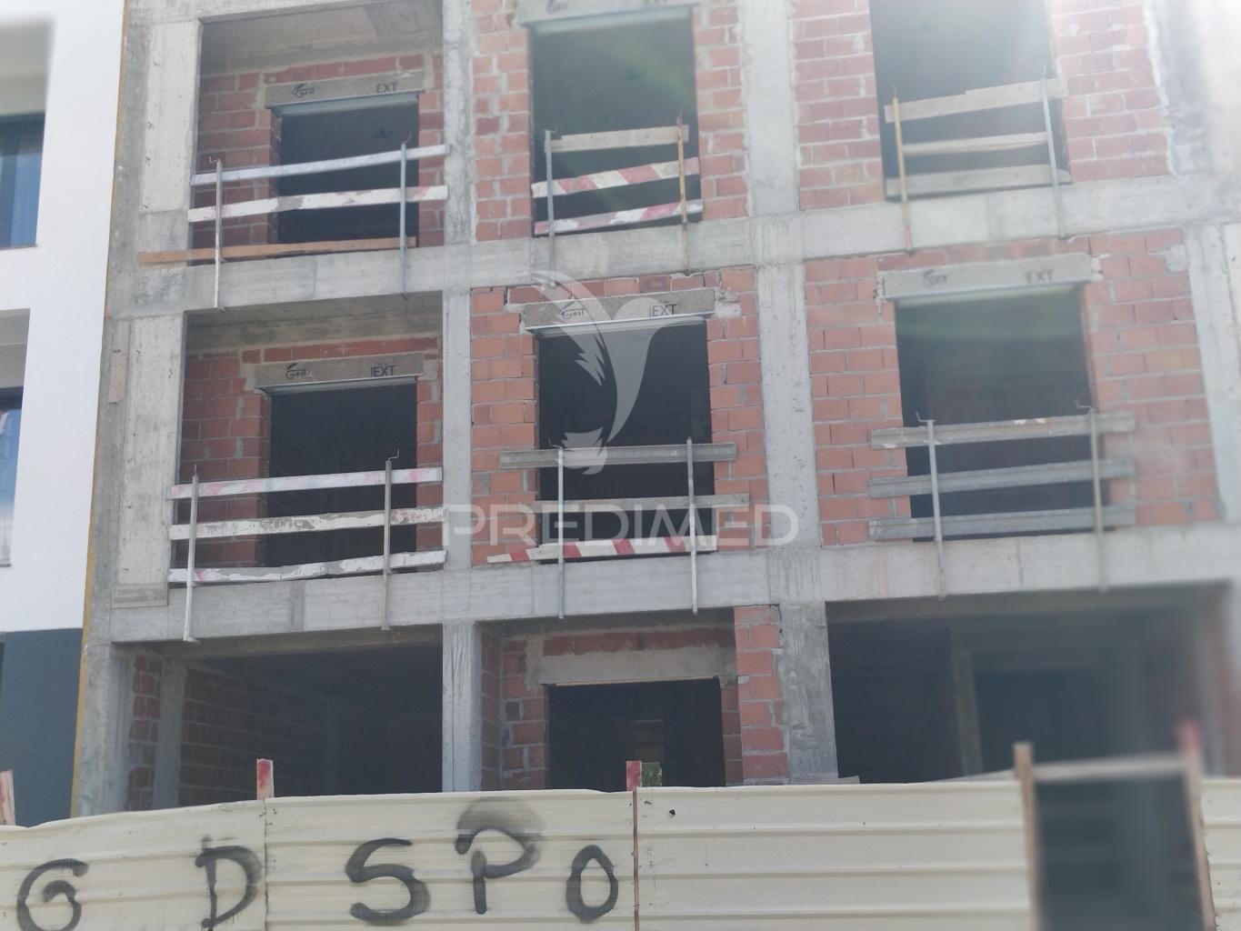 T2 quinta da polvora vele de milhaçcos c/parqueamento