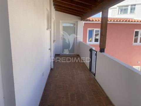 Moradia t3 com terraço em santiago do cacém