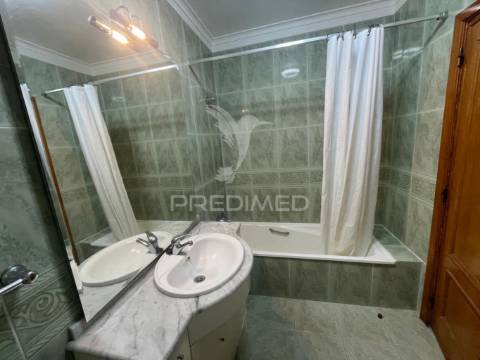 Apartamento t3 amplo no planalto de santarém – localização imbatível!