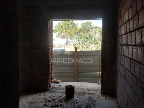 T3 duplex com parqueamento e churrasqueira