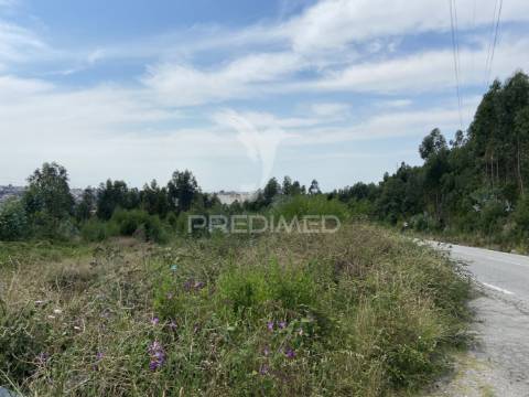 Terreno com 1.000m² edificáveis – ideal para 3 moradias em são pedro da cova