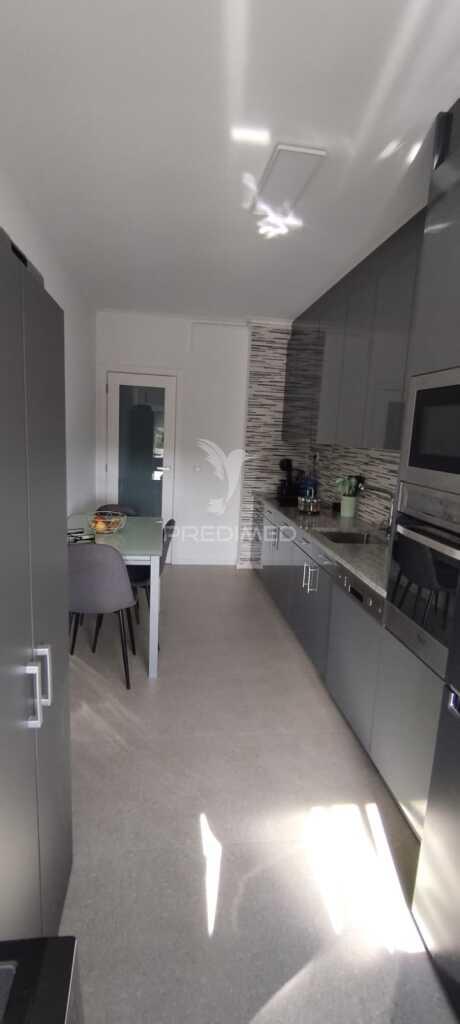 Encontre o seu espaço...fantástico apartamento renovado