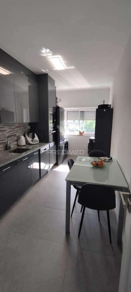 Encontre o seu espaço...fantástico apartamento renovado