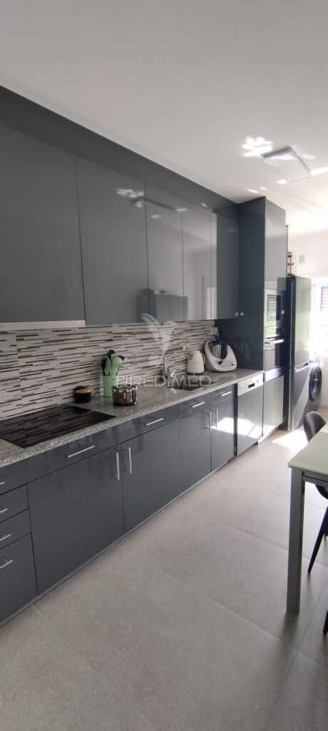 Encontre o seu espaço...fantástico apartamento renovado