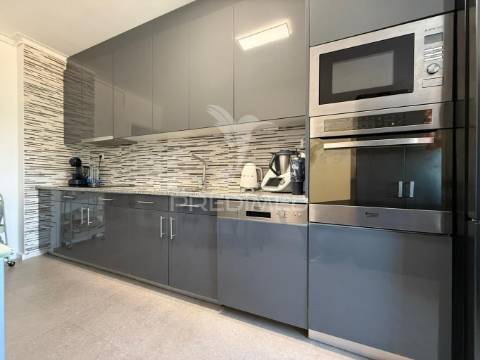 Encontre o seu espaço...fantástico apartamento renovado