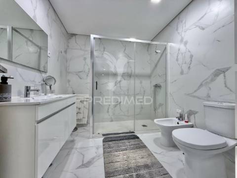 Encontre o seu espaço...fantástico apartamento renovado