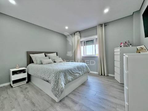 Encontre o seu espaço...fantástico apartamento renovado