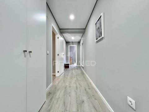 Encontre o seu espaço...fantástico apartamento renovado