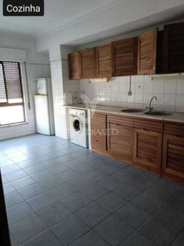 Duplex t2 + sotão aberto c./ quarto e sala ( manteigadas -  setúbal )