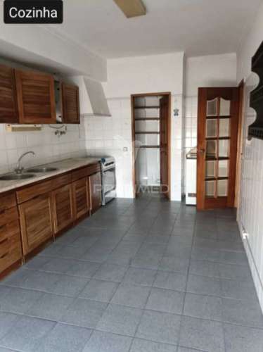 Duplex t2 + sotão aberto c./ quarto e sala ( manteigadas -  setúbal )