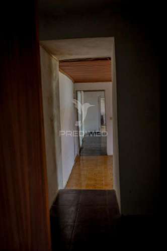 Moradia de dois pisos com terreno – freguesia de rosais