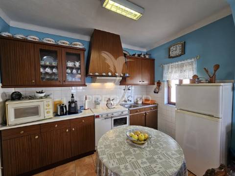 Moradia t3 com quintal e garagem