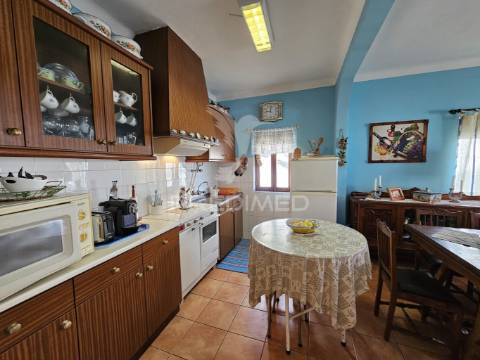 Moradia t3 com quintal e garagem