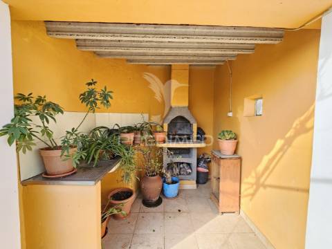 Moradia t3 com quintal e garagem