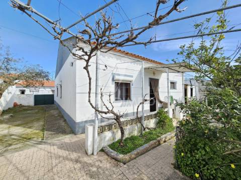 Moradia t3 com quintal e garagem