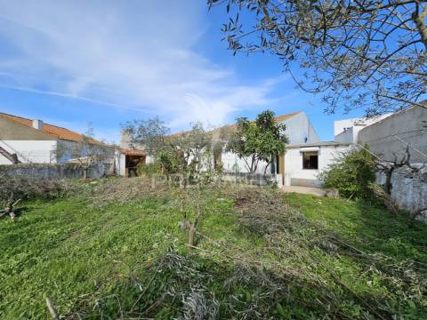 Moradia t3 com quintal e garagem