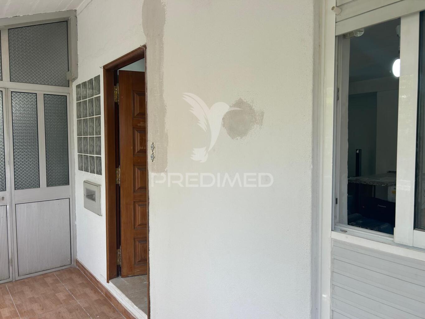 Apartamento t2 + sótão nos olivais (lisboa)