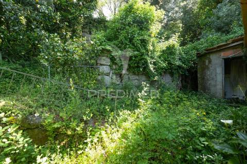 Casa rústica em ruína - bouro(santa maria), amares