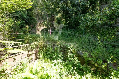 Casa rústica em ruína - bouro(santa maria), amares