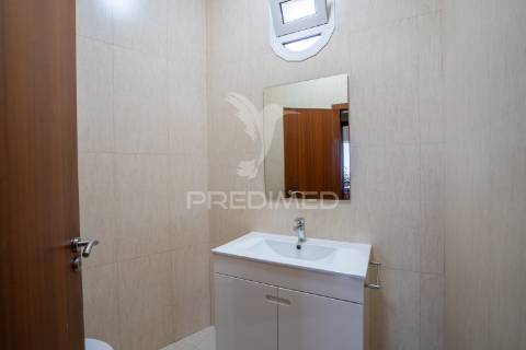 Prédio com potencial para hostel ou alojamento local | vista incrível sobre o funchal | santo antónio