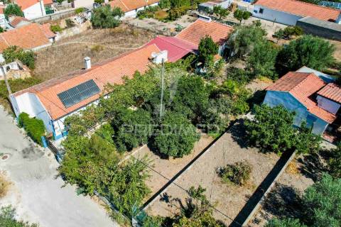 O seu cantinho no campo: casa de aldeia com quintinha