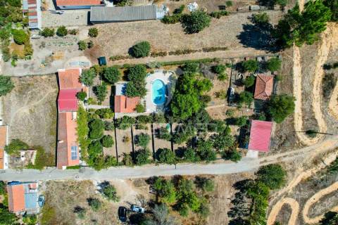 O seu cantinho no campo: casa de aldeia com quintinha