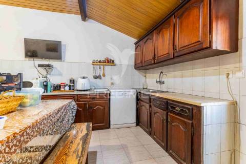 O seu cantinho no campo: casa de aldeia com quintinha