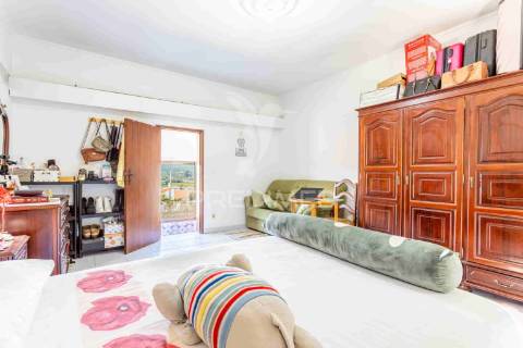 O seu cantinho no campo: casa de aldeia com quintinha