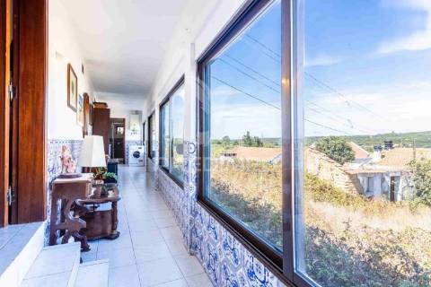 O seu cantinho no campo: casa de aldeia com quintinha