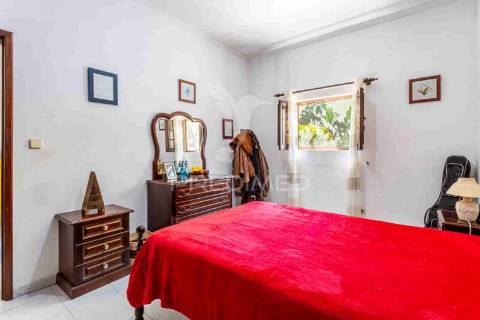 O seu cantinho no campo: casa de aldeia com quintinha