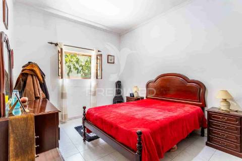 O seu cantinho no campo: casa de aldeia com quintinha