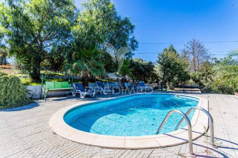 O seu cantinho no campo: casa de aldeia com quintinha