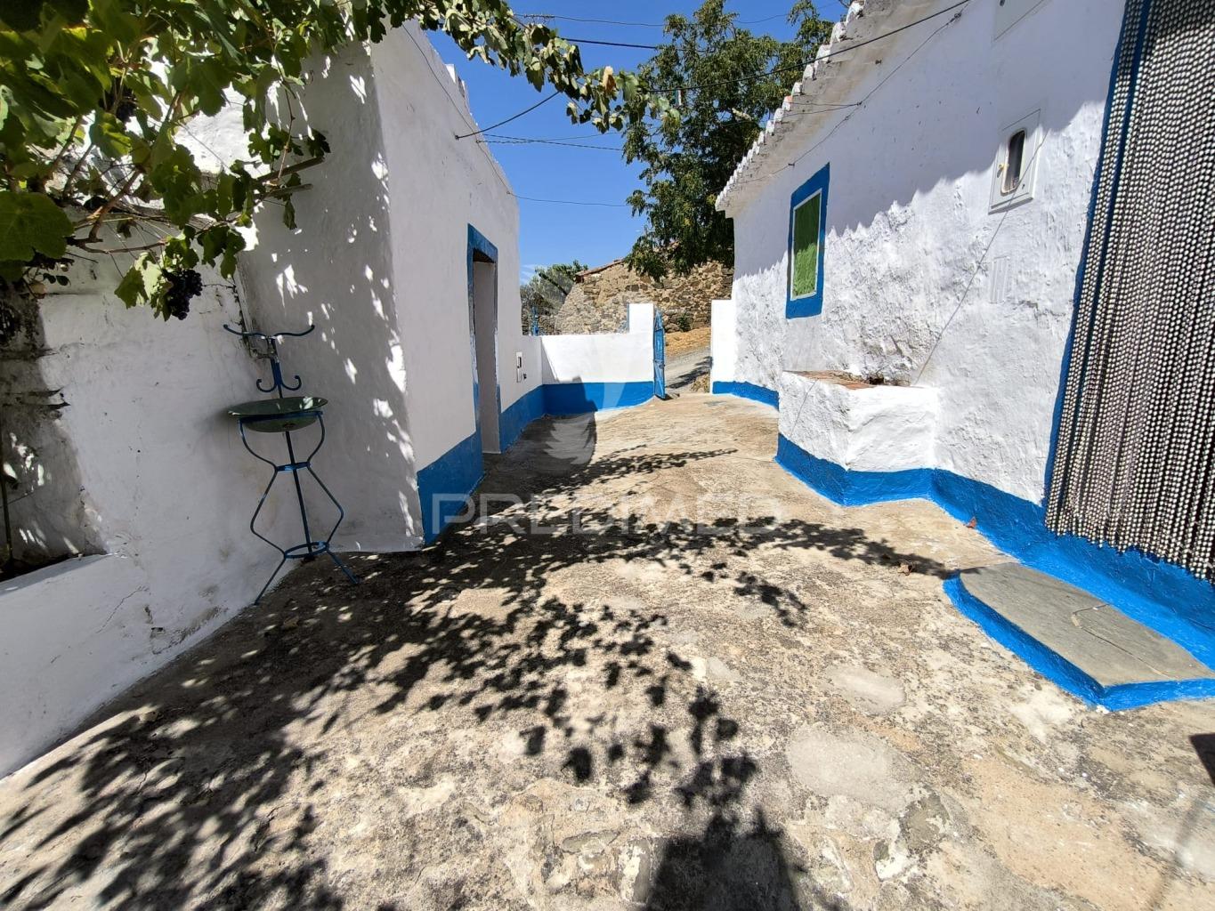Moradia t1 com quintal na mesquita, baixo alentejo