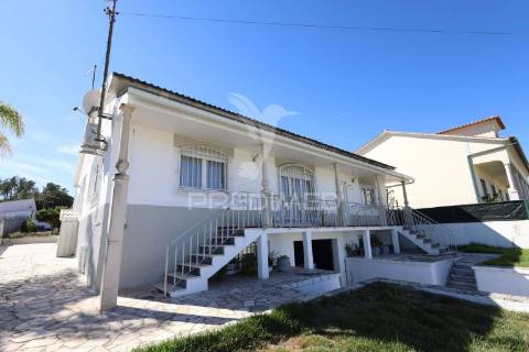 Moradia t3 com anexos